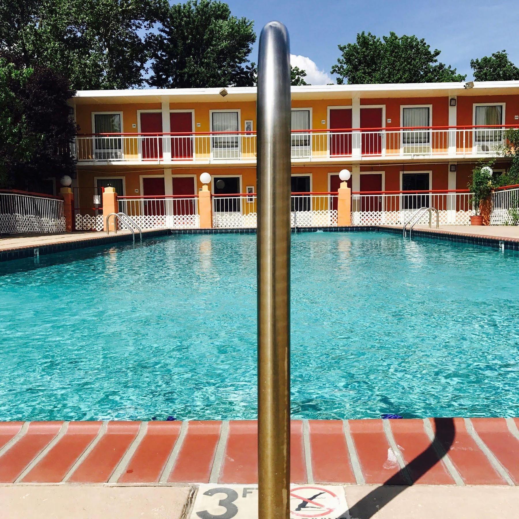 Econo Lodge Inn&Suites Milan Exterior foto