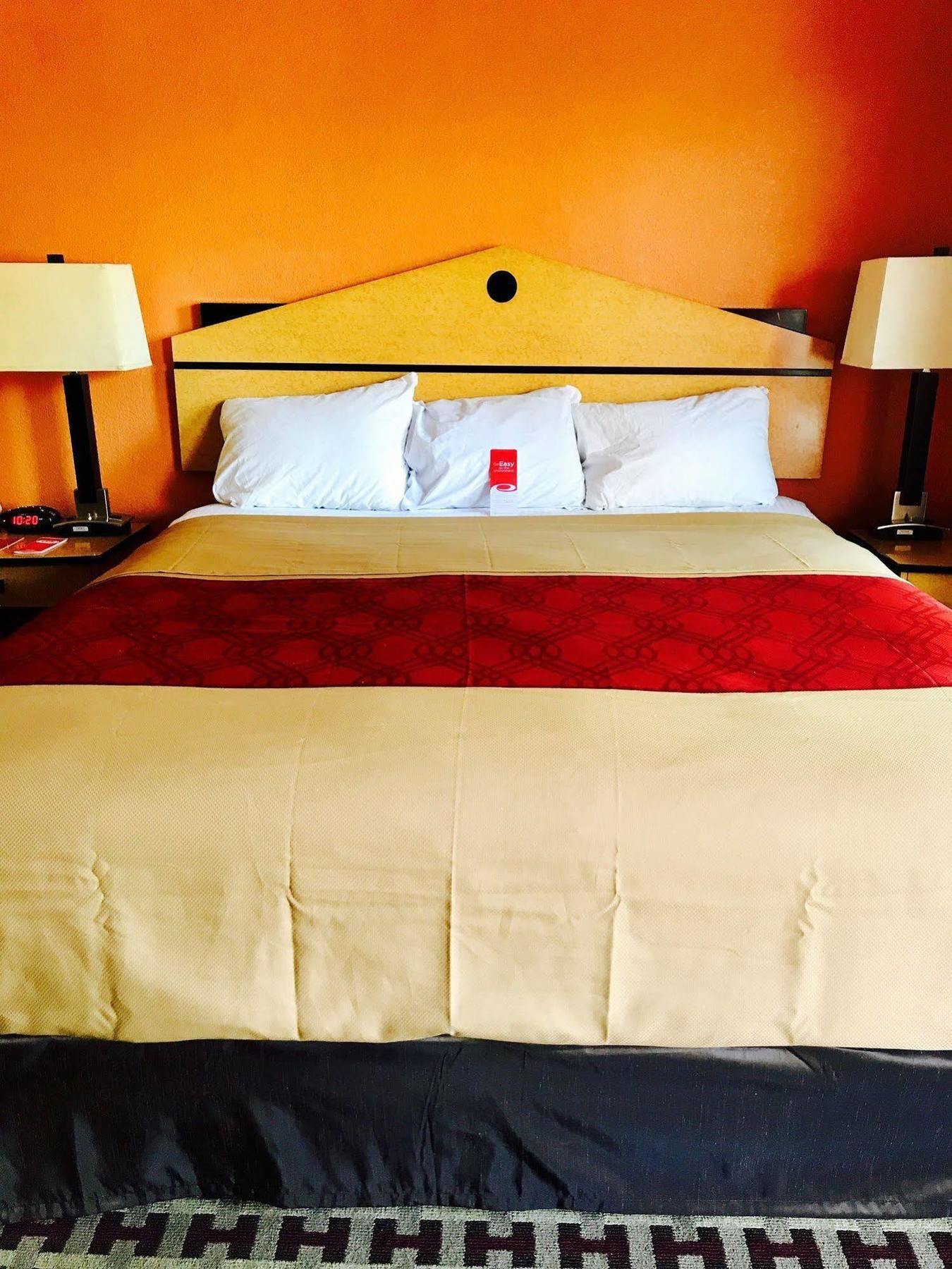 Econo Lodge Inn&Suites Milan Exterior foto